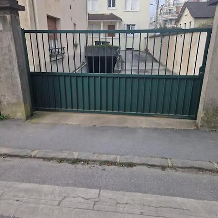 En